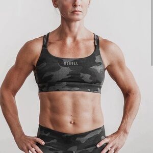 NO BULL camouflage strappy sports bra M
